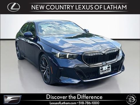 Used 2026 BMW 530i xDrive w/ M Sport Package AWD/4WD image 1
