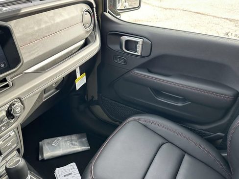 New 2026 Jeep Gladiator Rubicon w/ Safety Group AWD/4WD image 18