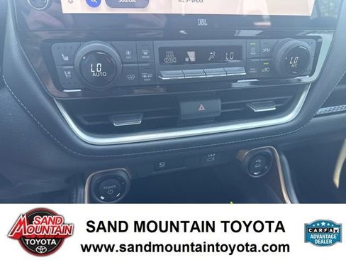 Used 2024 Toyota Grand Highlander AWD Hybrid image 23