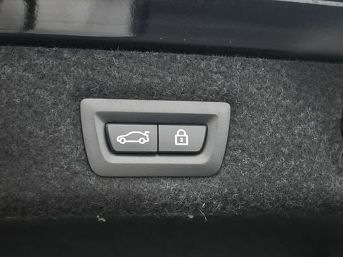 Used 2022 BMW 530i w/ Premium Package image 47