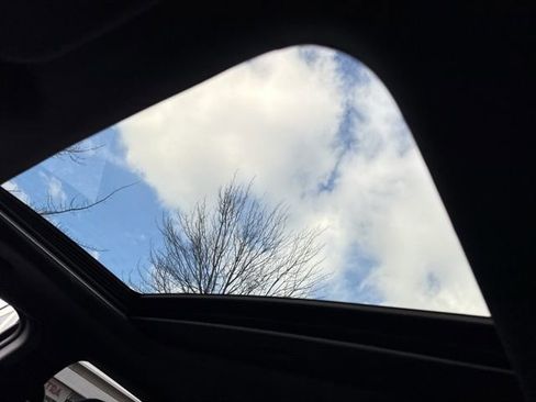 Used 2022 Jeep Grand Cherokee Limited image 5