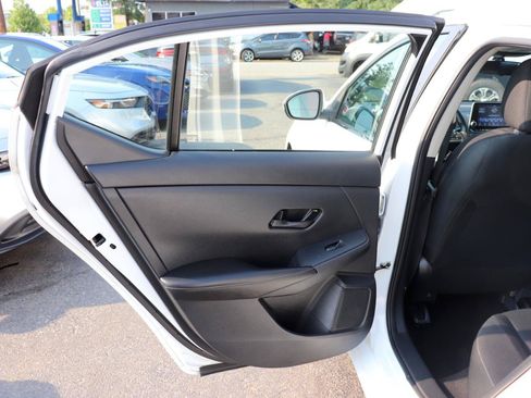 Used 2024 Nissan Sentra SV FWD image 23
