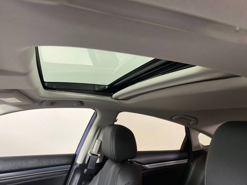 Used 2018 Honda Civic EX-L image 10