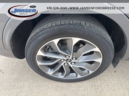 Used 2022 Lincoln Nautilus Reserve w/ Equipment Group 201A image 7