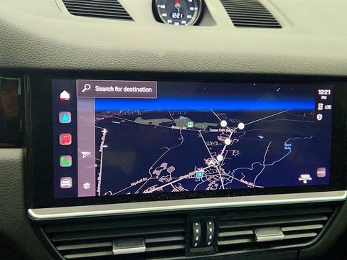 Used 2023 Porsche Cayenne Platinum Edition image 17