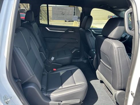 New 2026 GMC Acadia Elevation AWD/4WD image 25