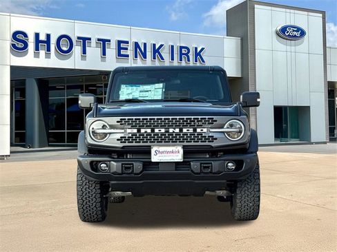 New 2025 Ford Bronco Badlands image 2