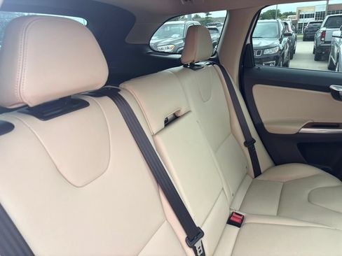 Used 2016 Volvo XC60 T6 w/ Proximity Package AWD/4WD image 33