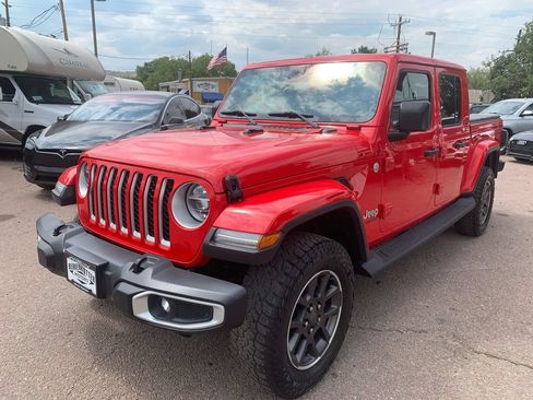 Used 2020 Jeep Gladiator Overland AWD/4WD image 4