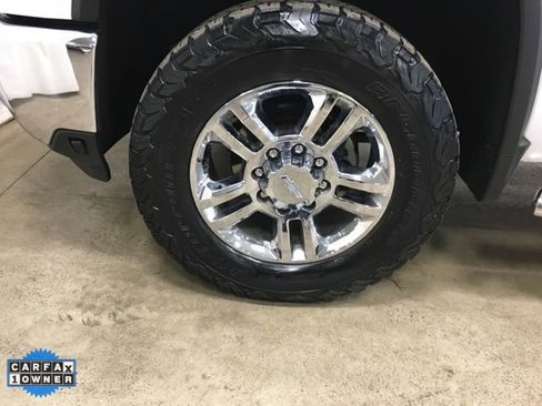 Used 2024 Chevrolet Silverado 2500 LT w/ Convenience Package image 11