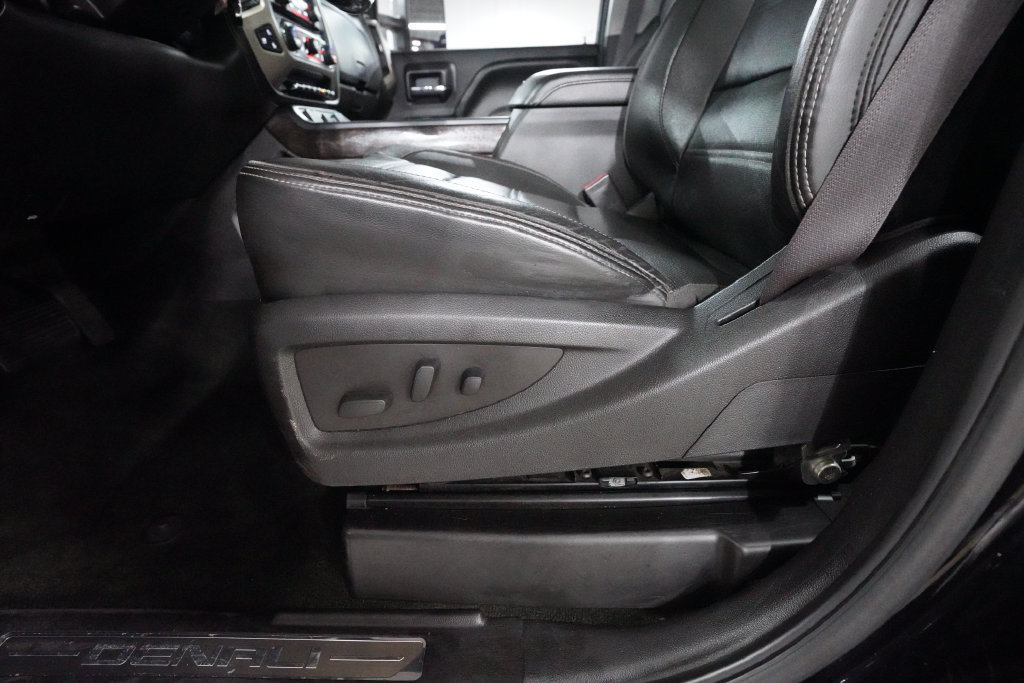 Used 2016 GMC Sierra 2500 Denali w/ Driver Alert Package AWD/4WD image 26
