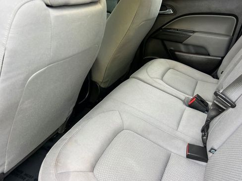 Used 2017 Chevrolet Colorado LT w/ LT Convenience Package RWD image 4