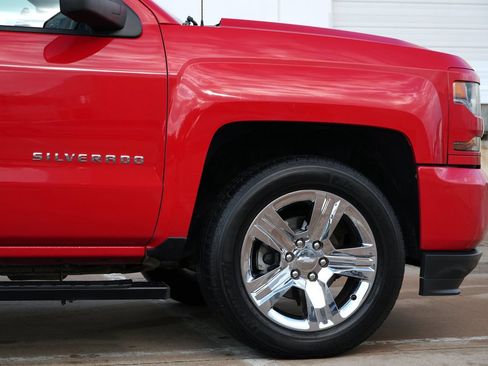 Used 2018 Chevrolet Silverado 1500 Custom w/ Custom Convenience Package RWD image 28