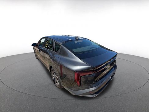 Used 2025 Kia K4 LXS image 8