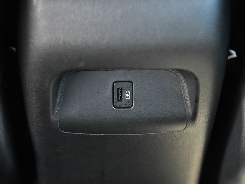 Used 2025 Nissan Sentra SV FWD image 33