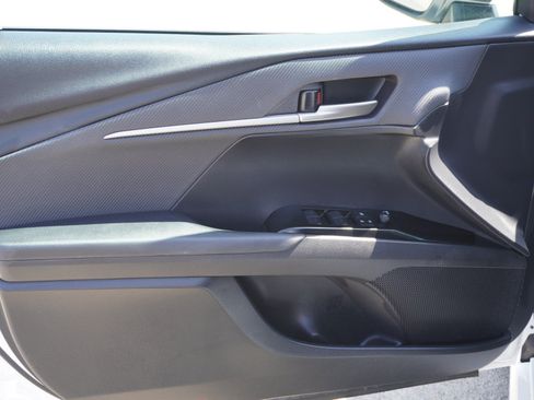Used 2025 Toyota Camry SE w/ Convenience Package FWD image 18