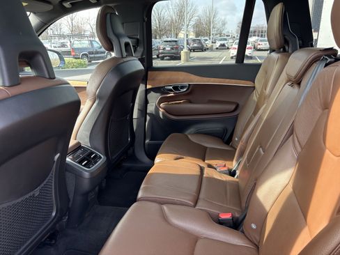 Used 2021 Volvo XC90 T6 Momentum w/ Advanced Package image 34