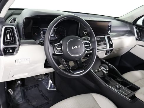 Used 2023 Kia Sorento S w/ Panoramic Sunroof Package FWD image 27