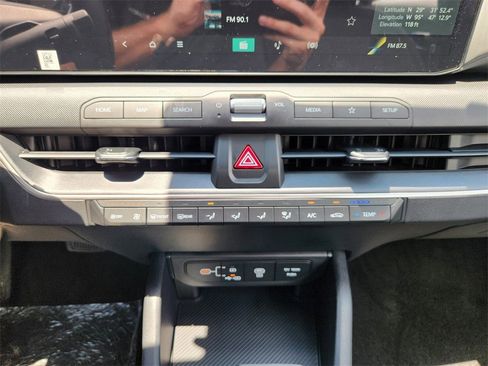New 2025 Kia K4 LXS image 14