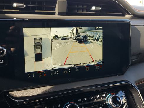 Used 2024 GMC Sierra 1500 AT4 w/ Technology Package image 11