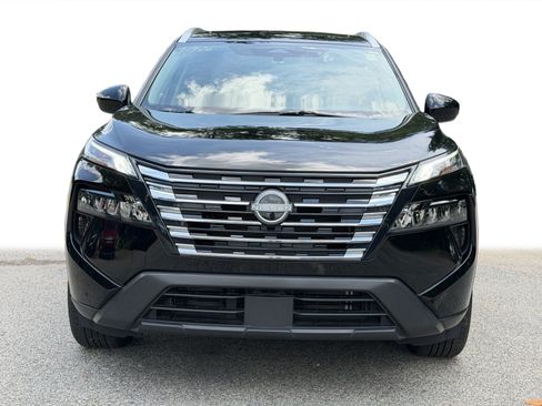 Used 2025 Nissan Rogue SV w/ SV Premium Package FWD image 29
