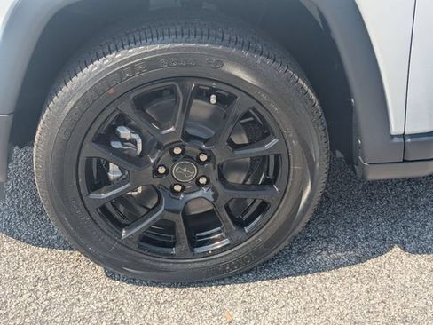 New 2026 Jeep Compass Latitude AWD/4WD image 10
