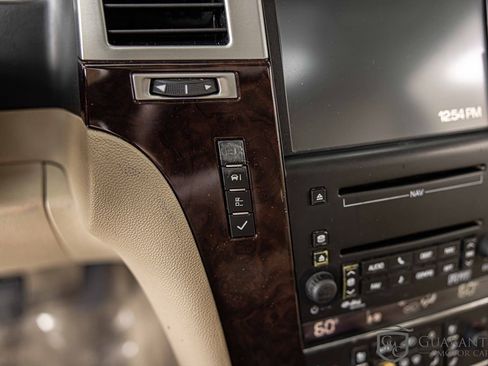 Used 2010 Cadillac Escalade 2WD Hybrid image 29