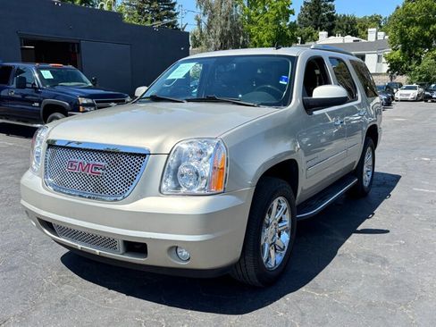 Used 2014 GMC Yukon Denali image 6