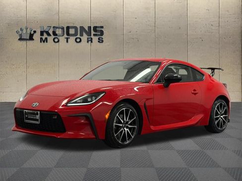 Used 2025 Toyota GR86 RWD image 1