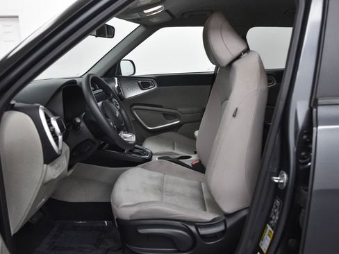 Used 2022 Kia Soul LX w/ Technology Package image 11