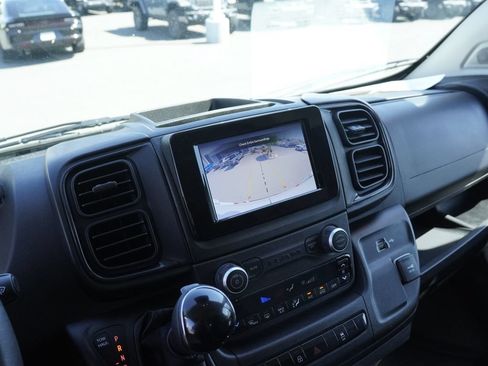 Used 2025 RAM ProMaster 2500 w/ Convenience Group FWD image 18