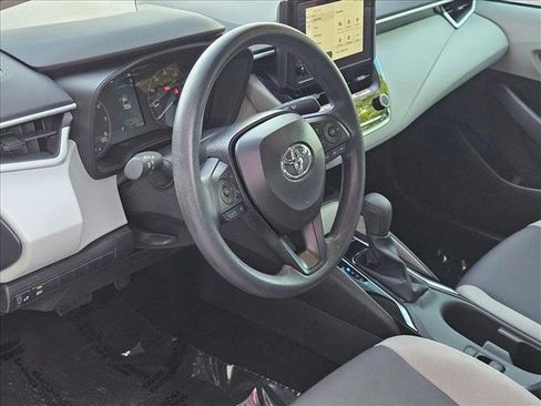Used 2025 Toyota Corolla LE FWD image 10