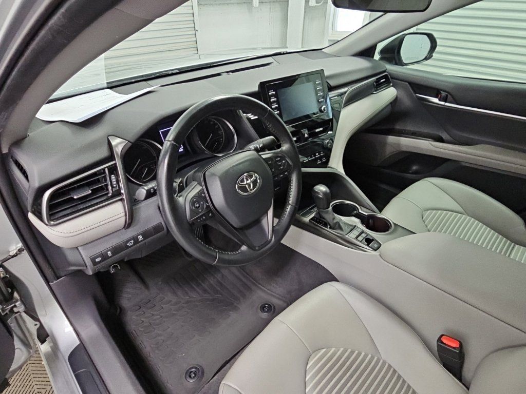 Used 2021 Toyota Camry SE FWD image 12