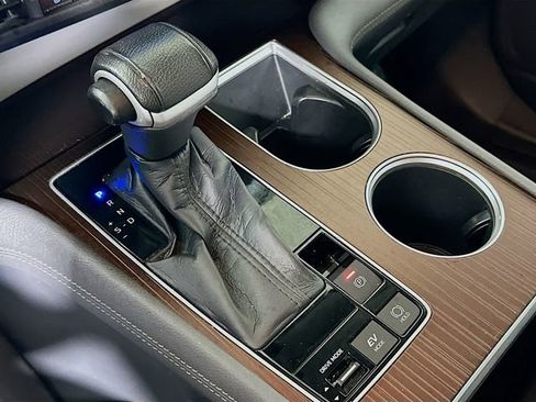 Used 2021 Toyota Sienna XLE image 18