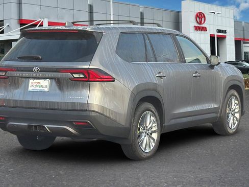 New 2026 Toyota Grand Highlander Platinum image 5
