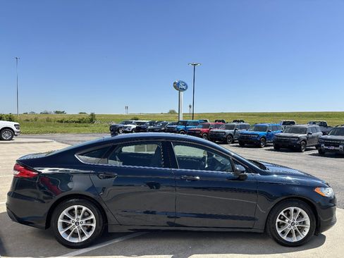 Used 2020 Ford Fusion SE FWD image 6