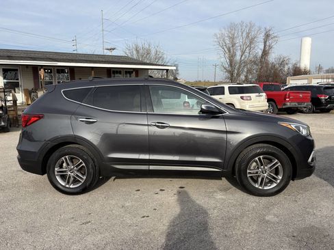 Used 2017 Hyundai Santa Fe Sport image 4