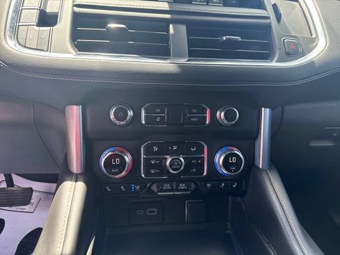 Used 2024 GMC Yukon SLT AWD/4WD image 30