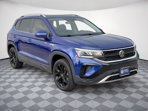 Certified 2023 Volkswagen Taos SE w/ Panoramic Sunroof Package FWD image 7
