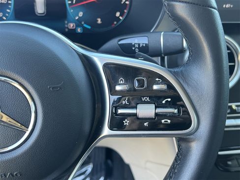Used 2022 Mercedes-Benz GLC 300 image 11