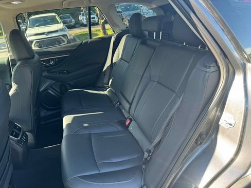 Used 2025 Subaru Outback Touring AWD/4WD image 9