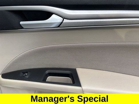 Used 2019 Ford Fusion SE image 38