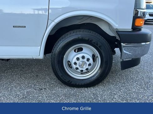 Used 2022 Chevrolet Express 3500 w/ Power Convenience Package RWD image 27
