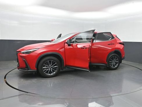 Used 2024 Lexus NX 250 FWD w/ Towing Package (2000 Lbs) image 40