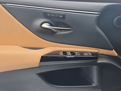 Used 2023 Lexus ES 350 w/ Premium Package FWD image 29