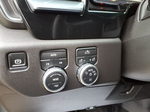 Certified 2025 GMC Sierra 1500 Elevation image 16