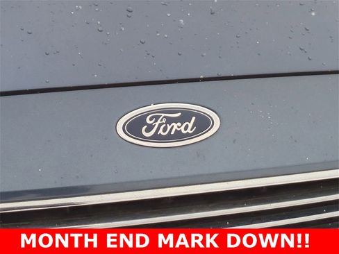 Used 2018 Ford Focus Titanium image 11