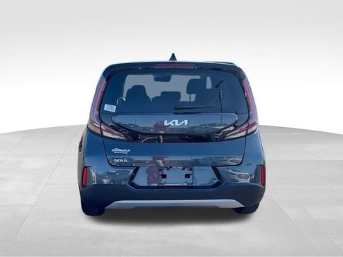 Used 2025 Kia Soul LX w/ LX Technology Package FWD image 7