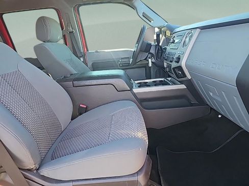 Used 2013 Ford F250 XLT w/ Chrome Pkg image 29