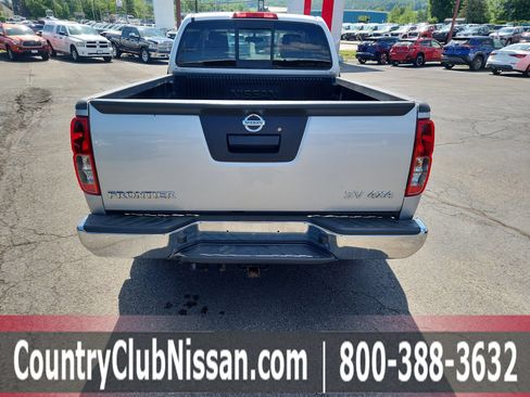 Used 2014 Nissan Frontier SV AWD/4WD image 7
